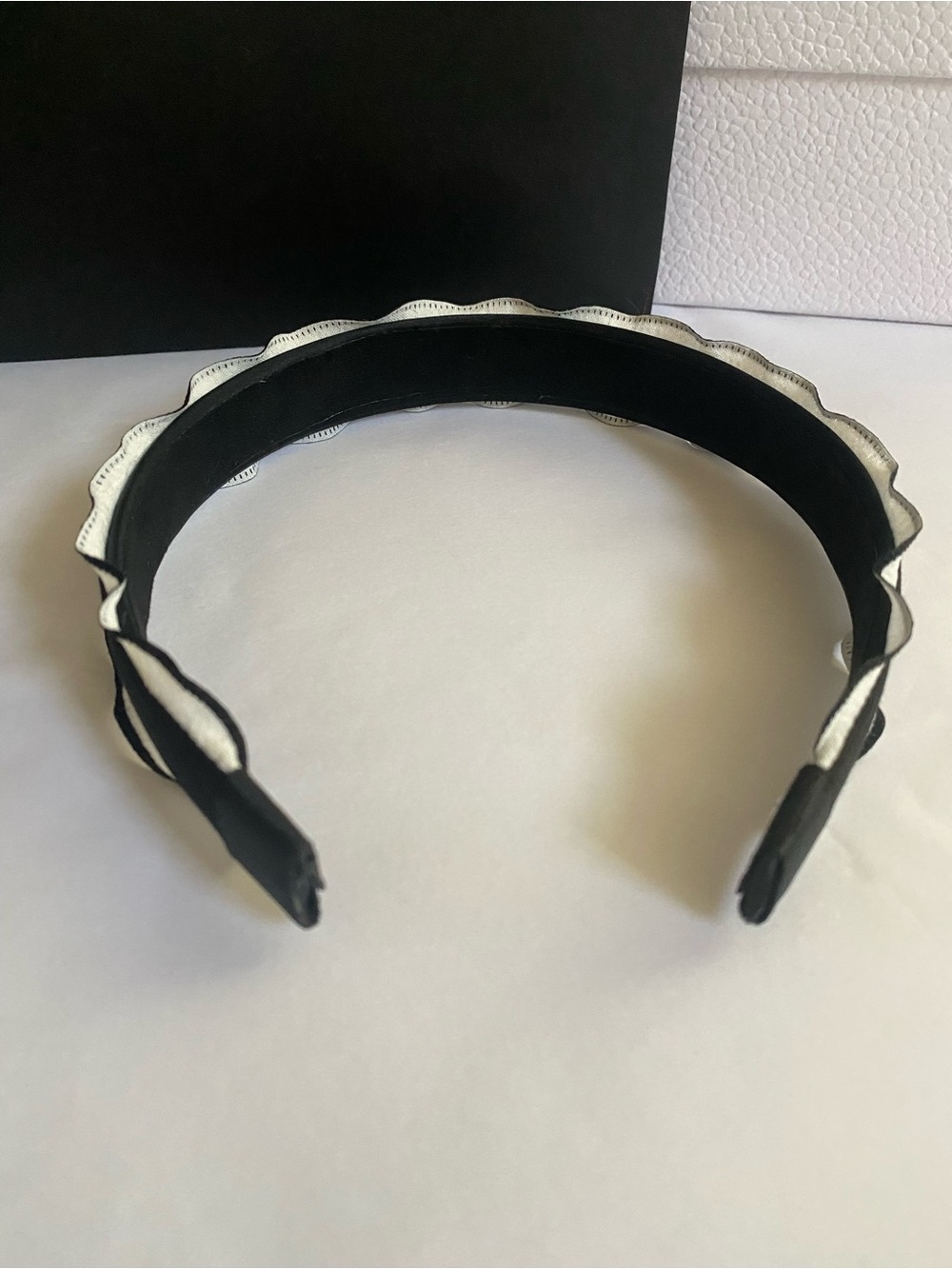 Chanel Ribbon Black & White Ruffle Edge Headband - Picture 3 of 5